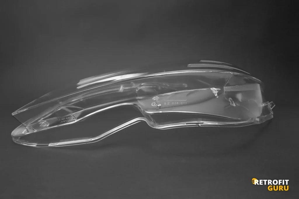 Kryty světel Mercedes C W204 07-11 – levý kryt, další pohled