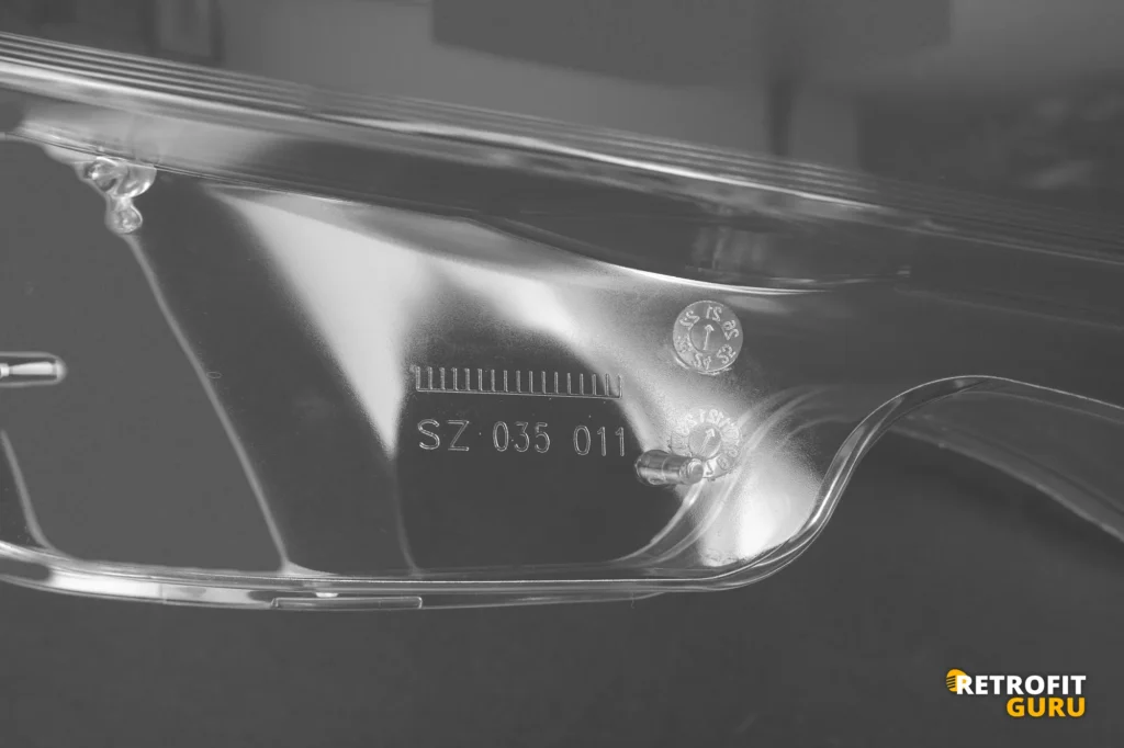 Kryty světel Mercedes C W204 07-11 – pravý kryt, další pohled
