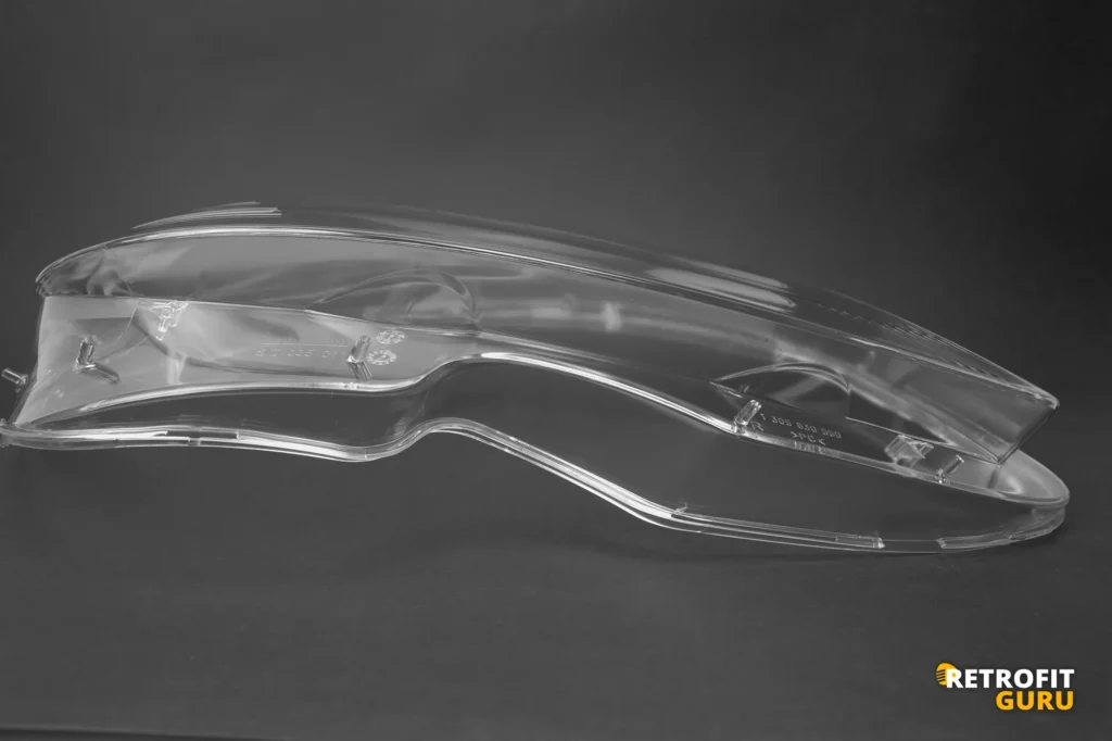 Kryty světel Mercedes C W204 07-11 – pravý kryt, další pohled
