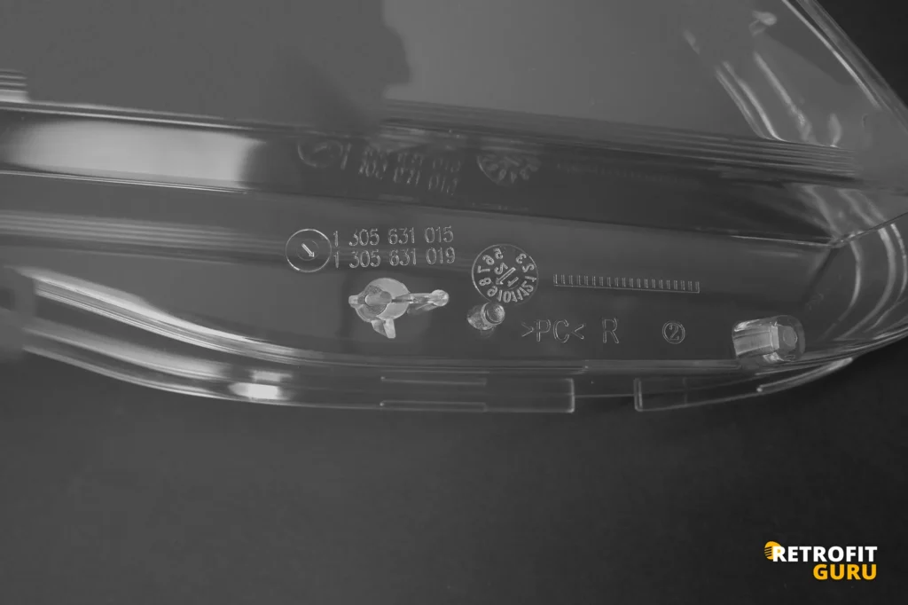 Kryty světel Mercedes C W204 facelift 11-14 – pravý kryt, další pohled